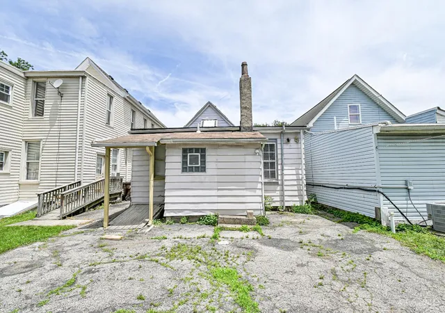 Homes for sale in Elmwood Place, OH | 303 Walnut St, Elmwood Place, OH 45216 | MLS# 1881640