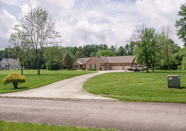 Homes for sale in Williamsburg Twp, OH | 3 Allison Ct, Williamsburg Twp, OH 45176 | MLS# 1881060
