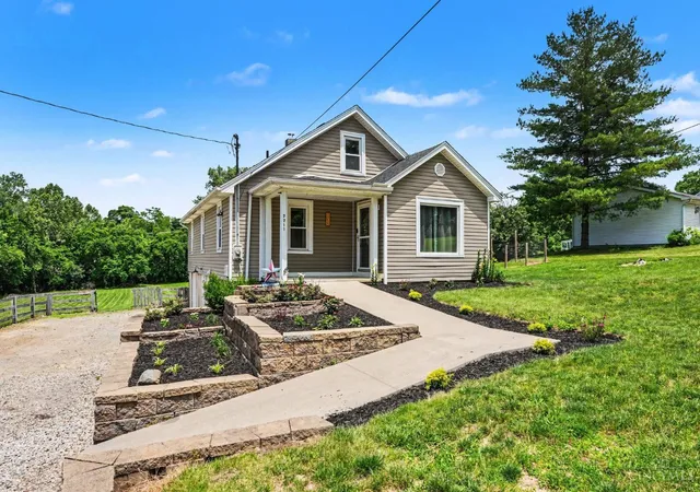 Homes for sale in Franklin Twp, OH | 7711 Sharts Rd, Franklin Twp, OH 45005 | MLS# 1881737