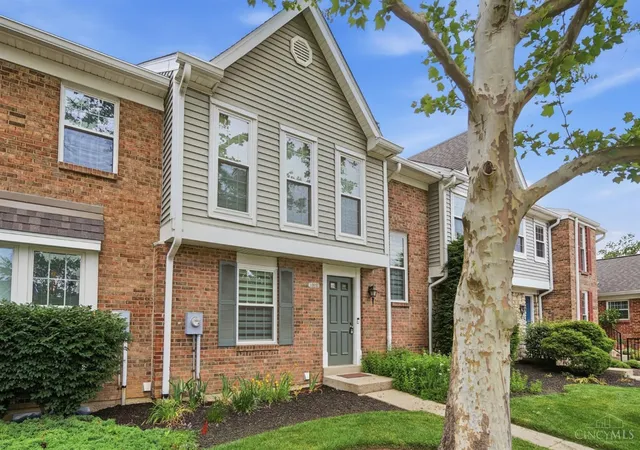 Homes for sale in Sycamore Twp, OH | 10893 Lake Thames Dr #204, Sycamore Twp, OH 45242 | MLS# 1881032