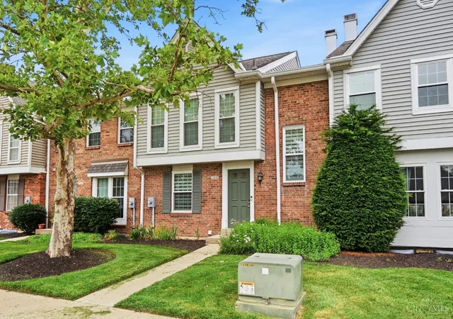 Homes for sale in Sycamore Twp, OH | 10893 Lake Thames Dr #204, Sycamore Twp, OH 45242 | MLS# 1881032