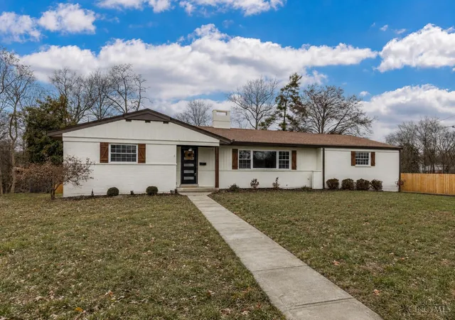 Homes for sale in Blue Ash, OH | 9299 Fidelis Dr, Blue Ash, OH 45242 | MLS# 1881834
