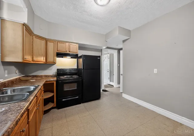 Photo 3 of Single family home for sale at 3845 Olivette Ave, Cincinnati, OH 45211 | MLS# 1880300 | Listing updated on 2026-09-24