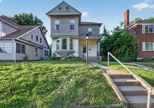 Homes for sale in Cincinnati, OH | 1222 Franklin, Cincinnati, OH 45237 | MLS# 1878878