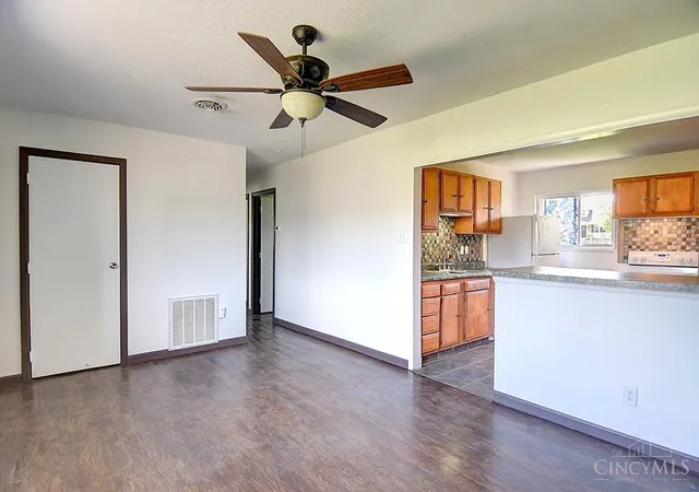Photo 4 of Single family home for sale at 6305 Dixie Hwy, Franklin, OH 45005 | MLS# 1881891 | Listing updated on 2026-07-29