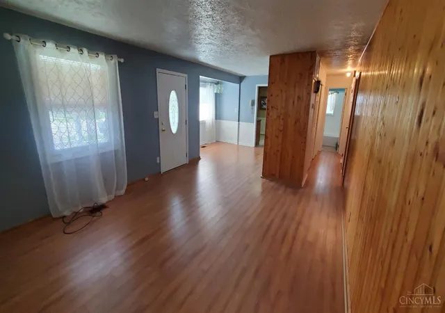Photo 2 of Single family home for sale at 7 Apache Ct, Loveland, OH 45140 | MLS# 1881608 | Listing updated on 2026-08-06