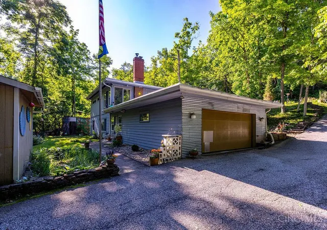Homes for sale in Wyoming, OH | 415 W Galbraith Rd, Wyoming, OH 45215 | MLS# 1881947
