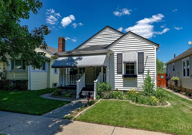 Homes for sale in Hamilton, OH | 628 Woodford St, Hamilton, OH 45013 | MLS# 1881948