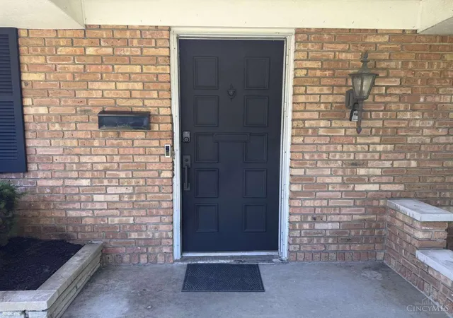 Photo 3 of Sale Pending at 8903 Cavalier Dr, Cincinnati, OH 45231 | MLS# 1881933 | Listing updated on 2026-09-18