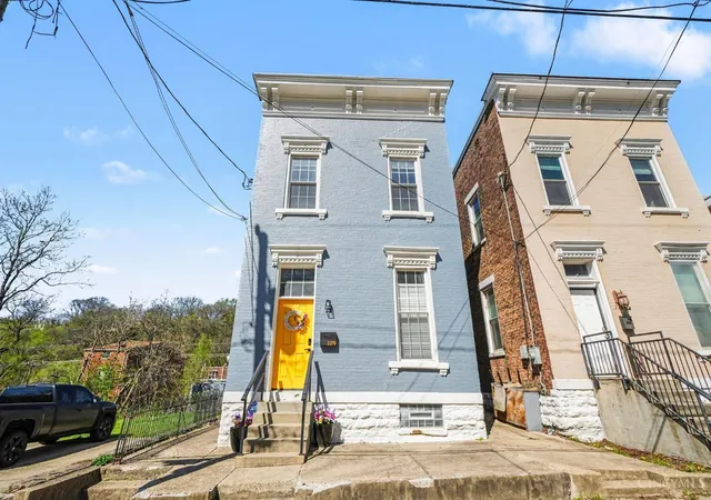 Homes for sale in Cincinnati, OH | 2277 Loth St, Cincinnati, OH 45219 | MLS# 1882015