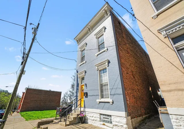 Homes for sale in Cincinnati, OH | 2277 Loth St, Cincinnati, OH 45219 | MLS# 1882015