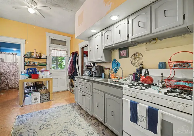 Photo 3 of Single family home for sale at 228 Central Ave, Lockland, OH 45215 | MLS# 1881375 | Listing updated on 2026-07-27