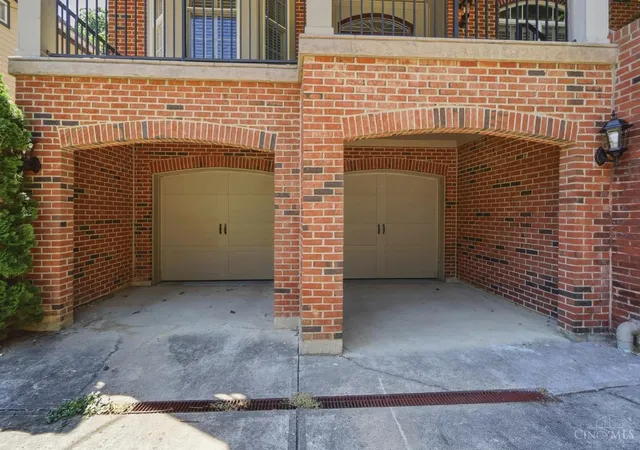Homes for sale in Cincinnati, OH | 623 Rushton Rd, Cincinnati, OH 45226 | MLS# 1882034
