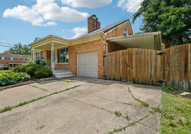 Homes for sale in Cincinnati, OH | 7006 Moorfield Dr, Cincinnati, OH 45230 | MLS# 1881876