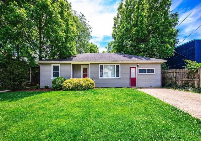 Homes for sale in Oxford, OH | 117 E Central Ave, Oxford, OH 45056 | MLS# 1882205