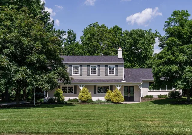 Homes for sale in Montgomery, OH | 10519 Cinderella Dr, Montgomery, OH 45242 | MLS# 1882190