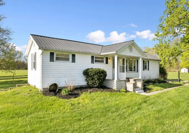 Homes for sale in Mount Orab, OH | 220 Greenbush Rd, Mount Orab, OH 45154 | MLS# 1882138