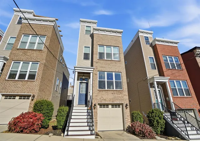 2nd image of 546 Slack St, Cincinnati, OH 45202 | MLS# 1882245