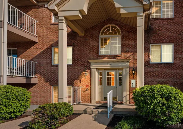 Photo 2 of Condo for sale at 3318 Emerald Lakes Dr #1A, Cincinnati, OH 45211 | MLS# 1882148 | Listing updated on 2026-08-21