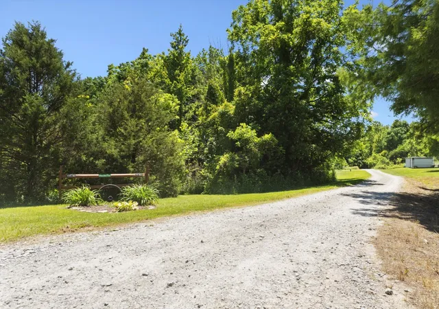 2nd image of 370 Wooded Run Rd, Felicity, OH 45120 | MLS# 1882362