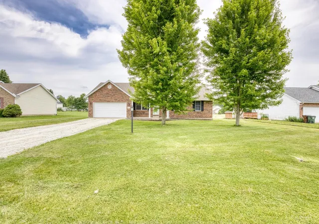 Homes for sale in Harlan Twp, OH | 8829 Fawn Trl, Harlan Twp, OH 45107 | MLS# 1882374