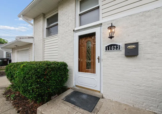 Homes for sale in Forest Park, OH | 11623 Kenn Rd, Forest Park, OH 45240 | MLS# 1882516