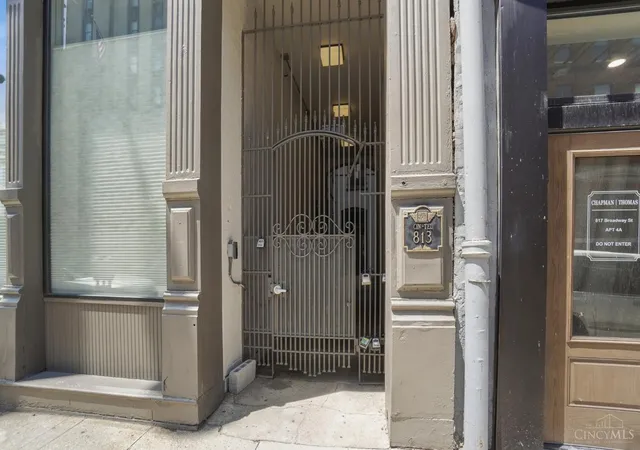 2nd image of 813 Broadway St, Cincinnati, OH 45202