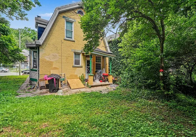 Homes for sale in Cincinnati, OH | 3566 Vine St, Cincinnati, OH 45220 | MLS# 1882543
