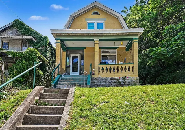 Homes for sale in Cincinnati, OH | 3566 Vine St, Cincinnati, OH 45220 | MLS# 1882543