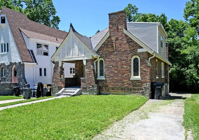 Homes for sale in Cincinnati, OH | 3955 Ardmore Ave, Cincinnati, OH 45229 | MLS# 1882555