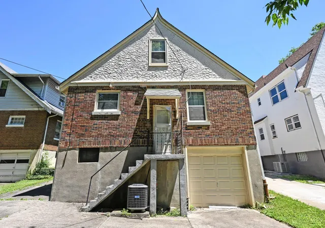Homes for sale in Cincinnati, OH | 3955 Ardmore Ave, Cincinnati, OH 45229 | MLS# 1882555