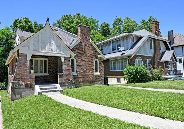 Photo 3 of Single family home for sale at 3955 Ardmore Ave, Cincinnati, OH 45229 | MLS# 1882555 | Listing updated on 2026-08-05