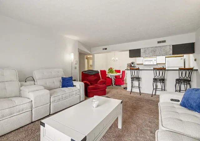 5th image of 5769 Cheviot Rd #2D, Cincinnati, OH 45247 | MLS# 1882584