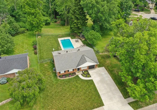 Homes for sale in Anderson Twp, OH | 1570 Blueorchard Dr, Anderson Twp, OH 45230 | MLS# 1882606