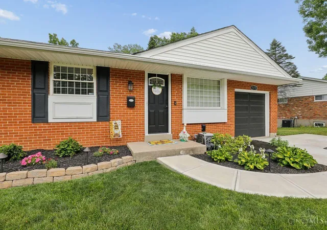 Homes for sale in Anderson Twp, OH | 1570 Blueorchard Dr, Anderson Twp, OH 45230 | MLS# 1882606