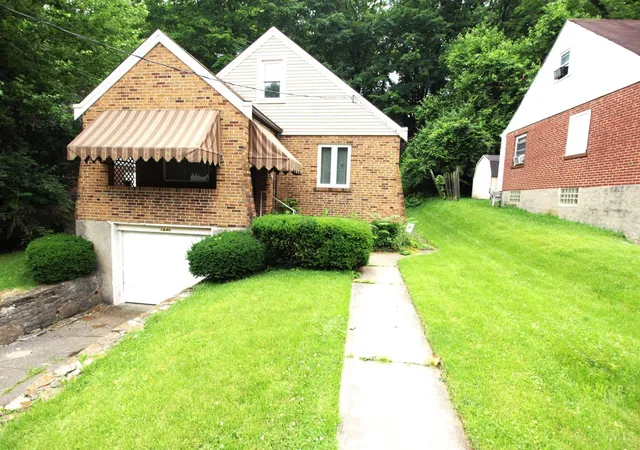 Homes for sale in Cincinnati, OH | 1646 Quebec Rd, Cincinnati, OH 45205 | MLS# 1882612