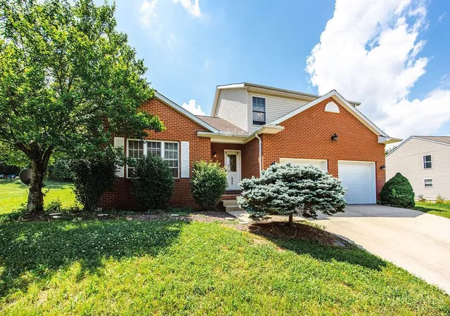 Homes for sale in Oxford, OH | 609 Honor Ln, Oxford, OH 45056 | MLS# 1882417