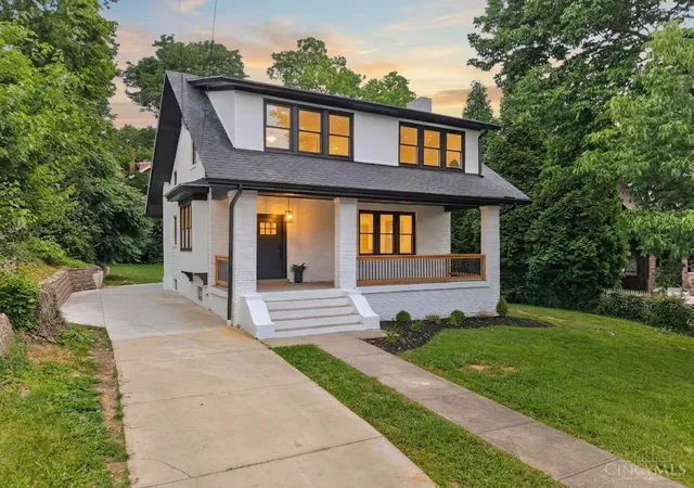 Homes for sale in Cincinnati, OH | 1016 Valley Ln, Cincinnati, OH 45229 | MLS# 1882557