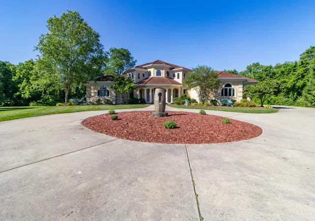 2nd image of 1251 Barton Ln, Lebanon, OH 45036 | MLS# 1881485
