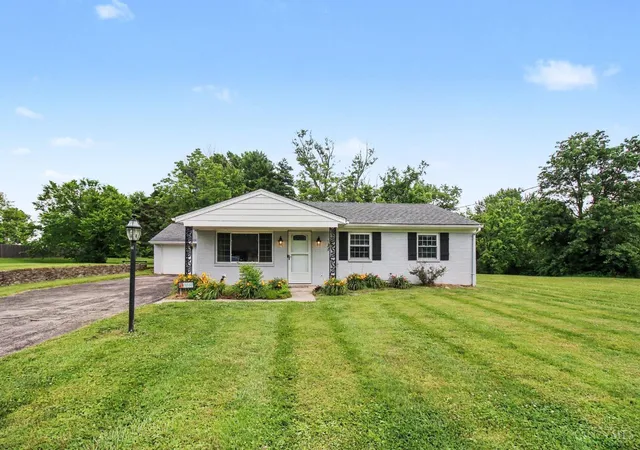Photo 2 of Sale Pending at 3162 Ebenezer Rd, Cincinnati, OH 45248 | MLS# 1882554 | Listing updated on 2026-08-06