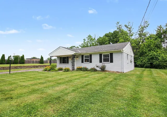 Photo 2 of Sale Pending at 3162 Ebenezer Rd, Cincinnati, OH 45248 | MLS# 1882554 | Listing updated on 2026-08-06