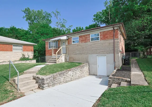 2nd image of 3065 Aquadale Ln, Cincinnati, OH 45211 | MLS# 1882751