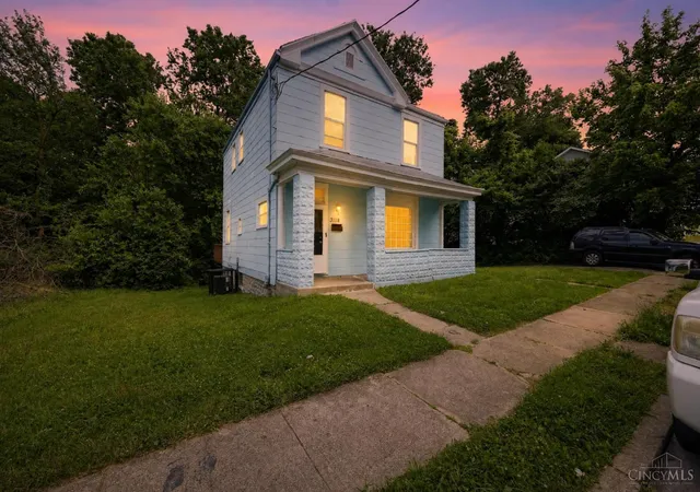 Homes for sale in Cincinnati, OH | 3118 Sunshine Ave, Cincinnati, OH 45211 | MLS# 1881687