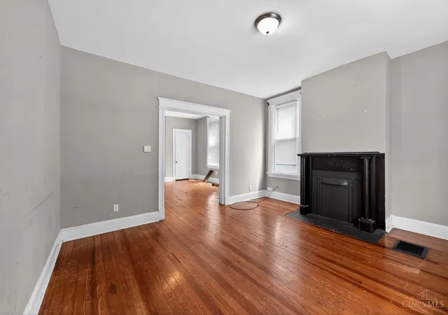 Photo 4 of Sale Pending at 3118 Sunshine Ave, Cincinnati, OH 45211 | MLS# 1881687 | Listing updated on 2026-10-02