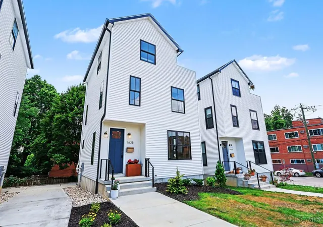 Homes for sale in Cincinnati, OH | 1635 Clayton St, Cincinnati, OH 45206 | MLS# 1882772