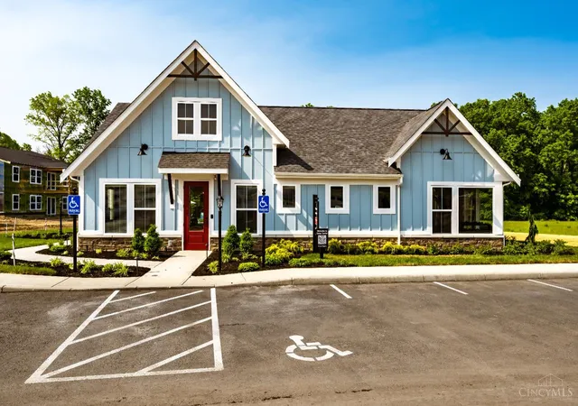 3rd image of 1638 Scenicview Ln #67A, Milford, OH 45150 | MLS# 1882780