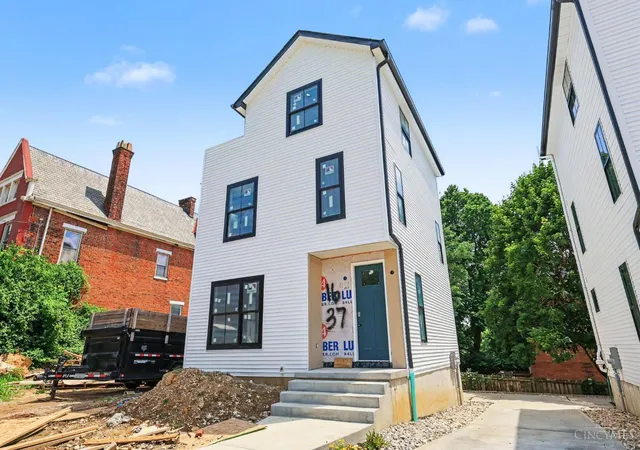 Homes for sale in Cincinnati, OH | 1637 Clayton St, Cincinnati, OH 45206 | MLS# 1882819