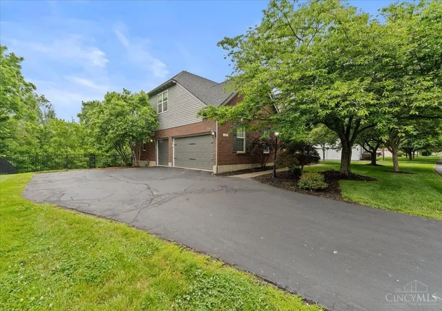 Homes for sale in Pierce Twp, OH | 2628 W Legendary, Pierce Twp, OH 45245 | MLS# 1882865