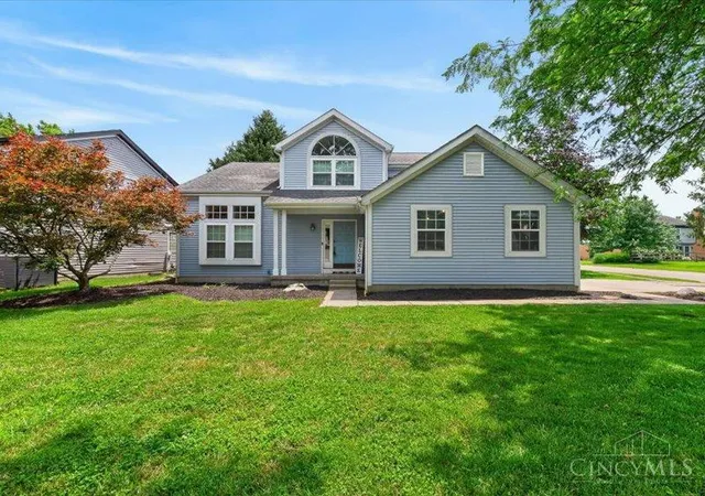 Homes for sale in Loveland, OH | 100 Thorobred Rd, Loveland, OH 45140 | MLS# 1882454