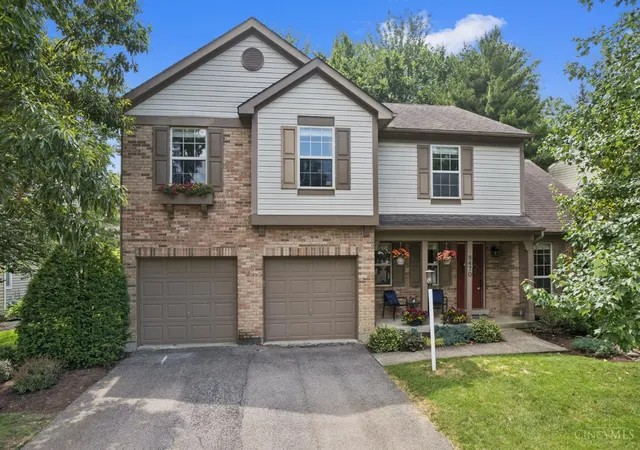 Homes for sale in Loveland, OH | 9470 Carriage Run Cir, Loveland, OH 45140 | MLS# 1882889